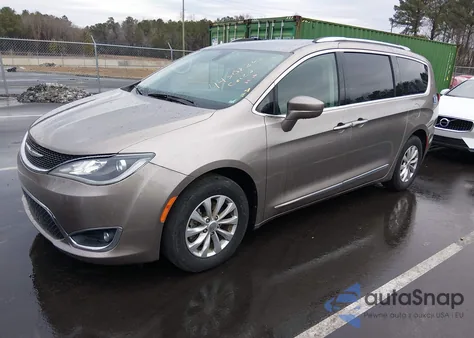 2018 Chrysler Pacifica Touring L z USA, uszkodzony, nr VIN 2C4RC1BG2JR153906